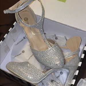 Women silver sparkle dress shoes